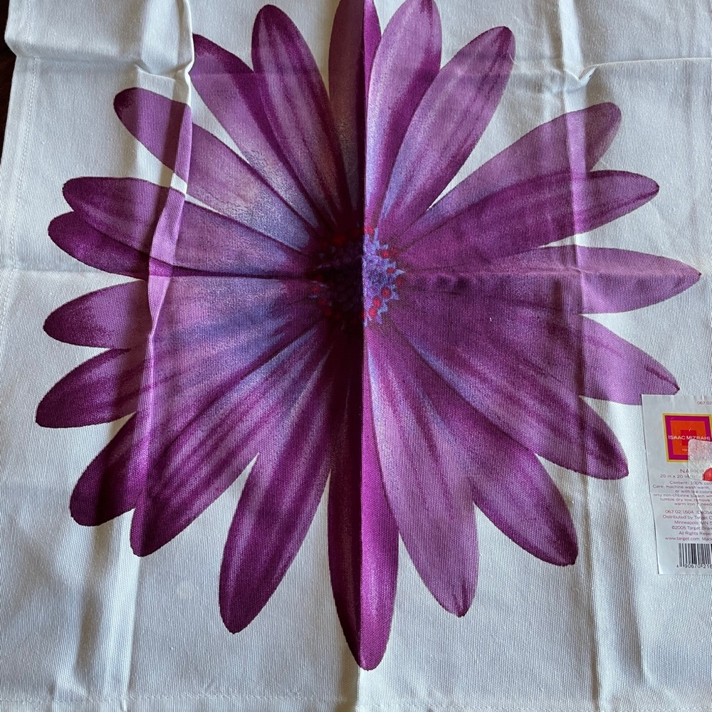 🌺4 BRAND NEW WITH TAGS🌺 Flower Napkin set of 4